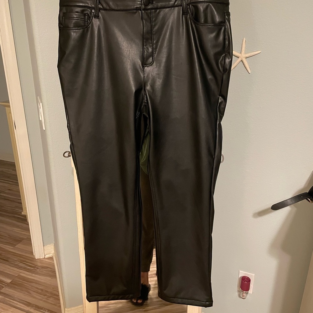Jones New York (size 14) faux leather pants, like new!!